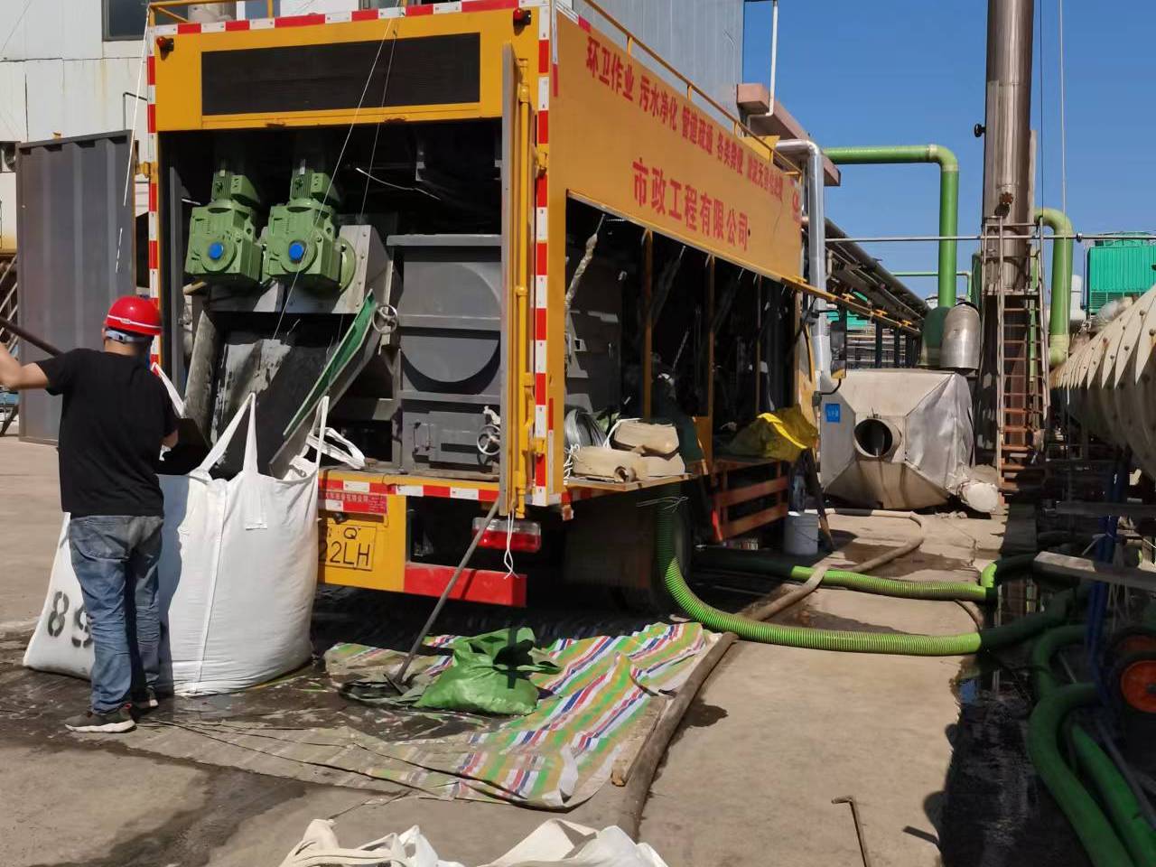 松溪淤泥压干处理